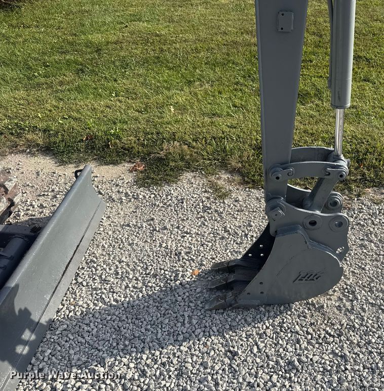 image for item EV1972 2005 Takeuchi TB125 mini excavator