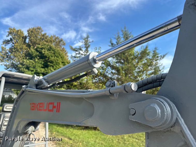 image for item EV1972 2005 Takeuchi TB125 mini excavator