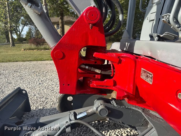 image for item EV1972 2005 Takeuchi TB125 mini excavator