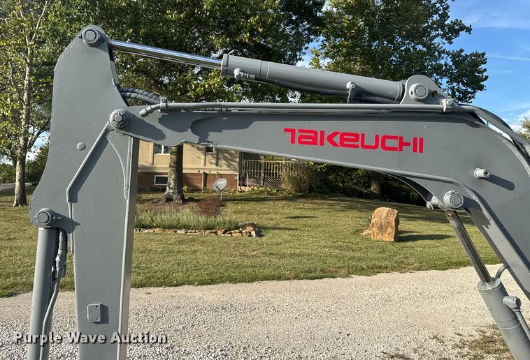 image for item EV1972 2005 Takeuchi TB125 mini excavator