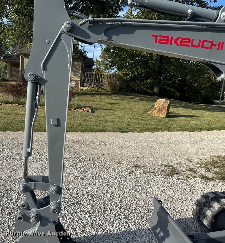image for item EV1972 2005 Takeuchi TB125 mini excavator