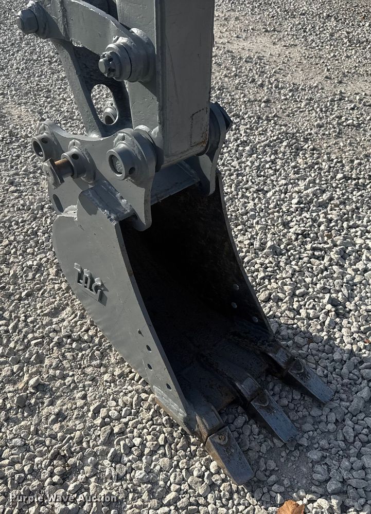 image for item EV1972 2005 Takeuchi TB125 mini excavator