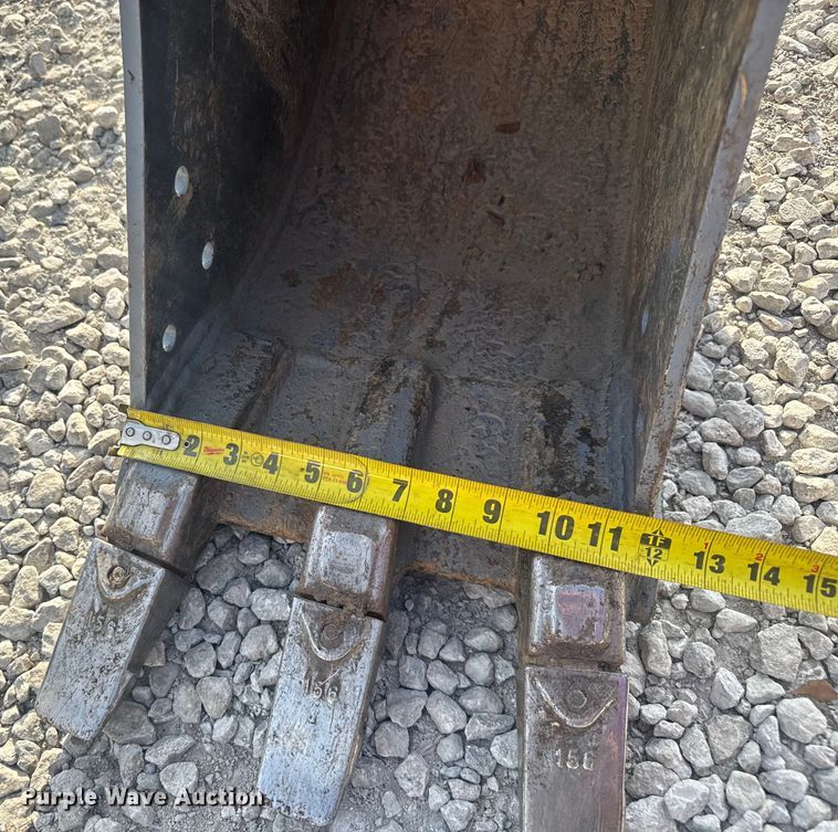 image for item EV1972 2005 Takeuchi TB125 mini excavator