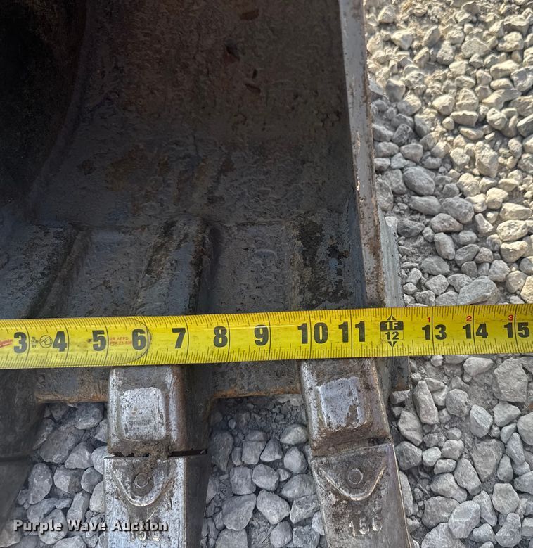 image for item EV1972 2005 Takeuchi TB125 mini excavator