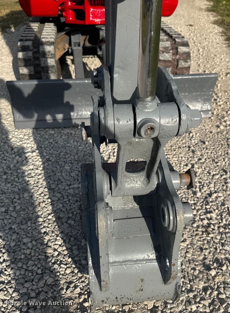 image for item EV1972 2005 Takeuchi TB125 mini excavator