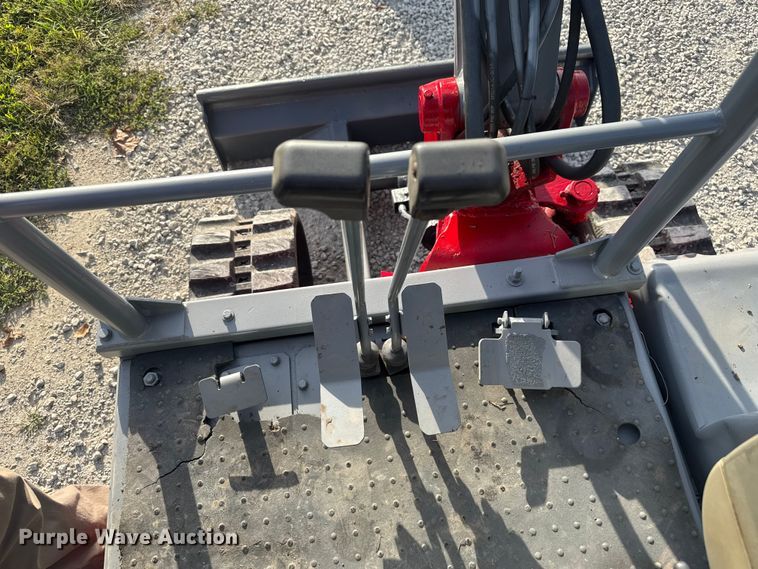 image for item EV1972 2005 Takeuchi TB125 mini excavator