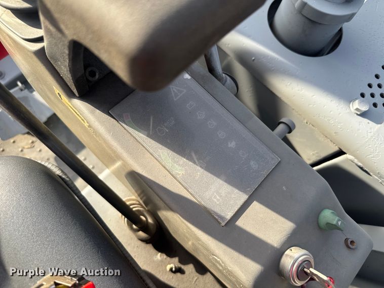 image for item EV1972 2005 Takeuchi TB125 mini excavator