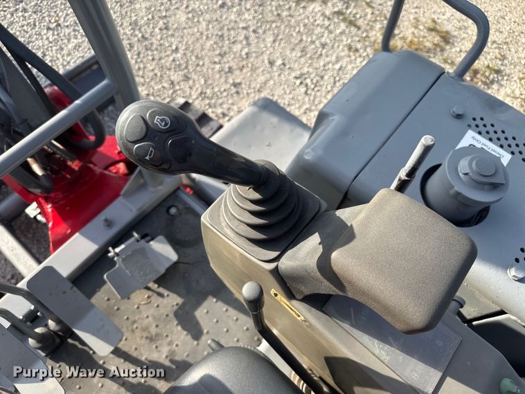 image for item EV1972 2005 Takeuchi TB125 mini excavator