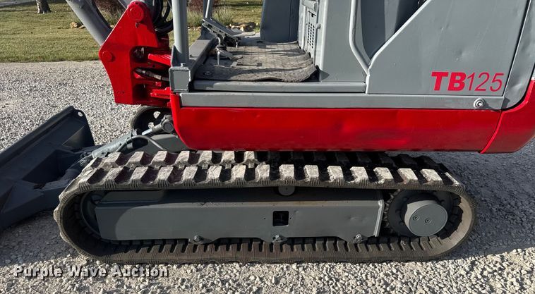image for item EV1972 2005 Takeuchi TB125 mini excavator