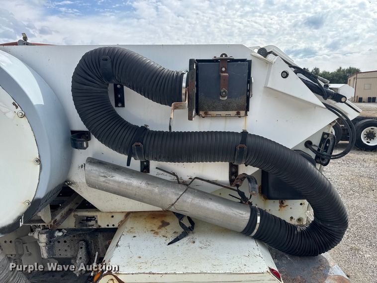 image for item EV1987 2015 Isuzu NPR street sweeper truck