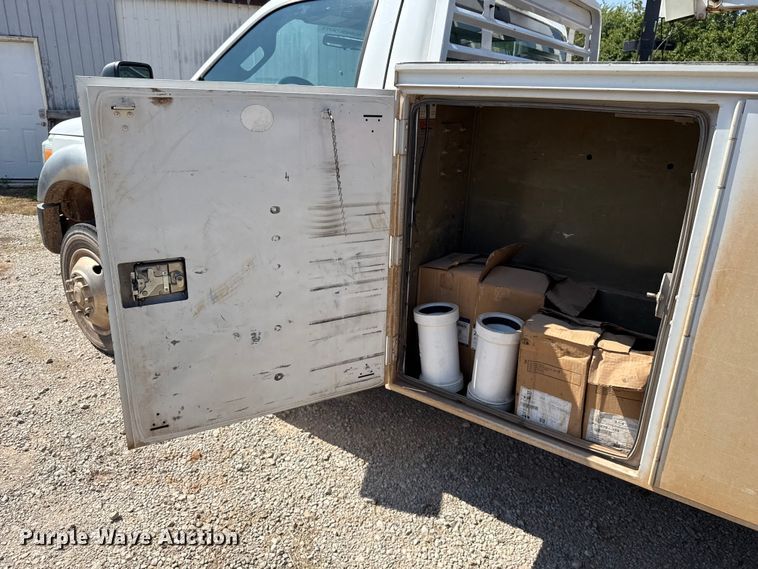image for item GH9330 2011 Ford F550 Super Duty utility / service truck