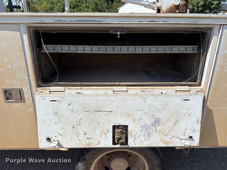 image for item GH9330 2011 Ford F550 Super Duty utility / service truck