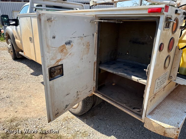 image for item GH9330 2011 Ford F550 Super Duty utility / service truck