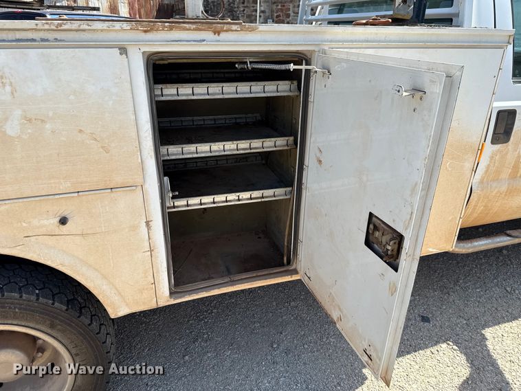 image for item GH9330 2011 Ford F550 Super Duty utility / service truck