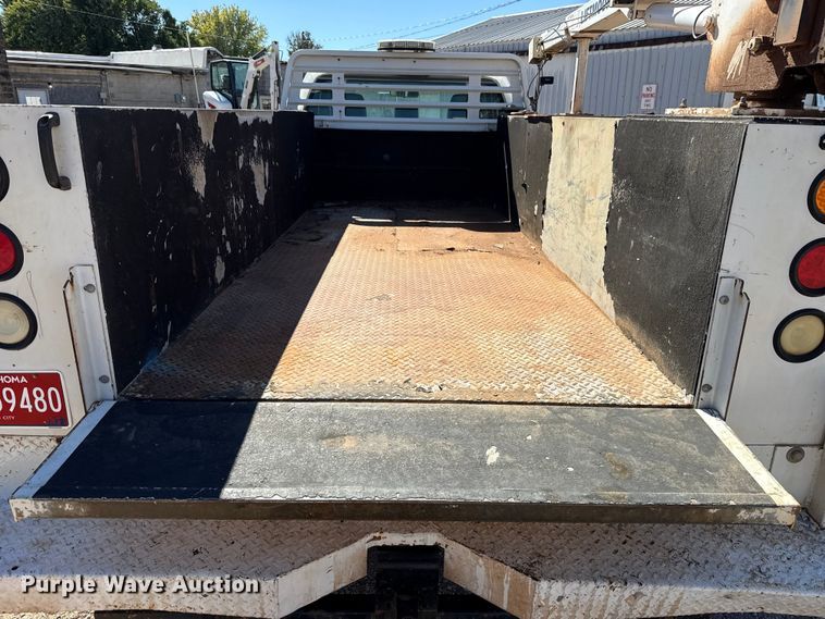 image for item GH9330 2011 Ford F550 Super Duty utility / service truck