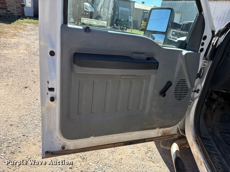 image for item GH9330 2011 Ford F550 Super Duty utility / service truck