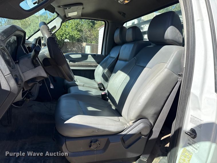 image for item GH9330 2011 Ford F550 Super Duty utility / service truck