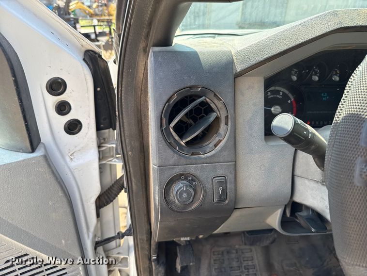 image for item GH9330 2011 Ford F550 Super Duty utility / service truck