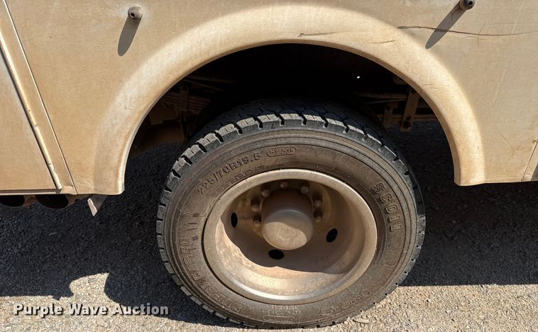 image for item GH9330 2011 Ford F550 Super Duty utility / service truck