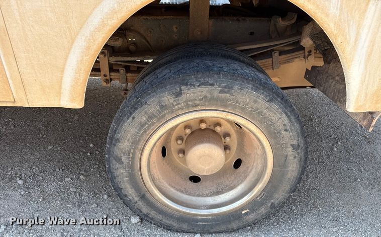 image for item GH9330 2011 Ford F550 Super Duty utility / service truck