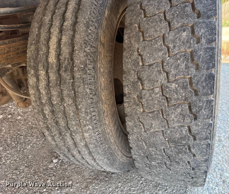 image for item GH9330 2011 Ford F550 Super Duty utility / service truck