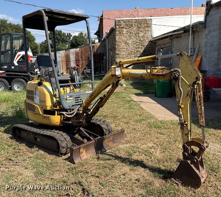 EXCAVADORA KOMATSU PC15MR1