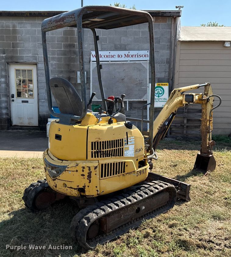 EXCAVADORA KOMATSU PC15MR1