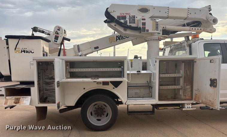 image for item GH9363 2020 Ford F550 SuperCab bucket truck