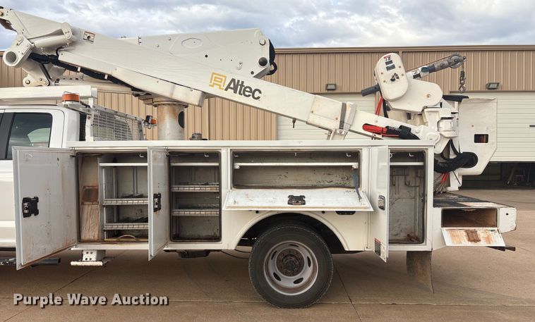 image for item GH9363 2020 Ford F550 SuperCab bucket truck