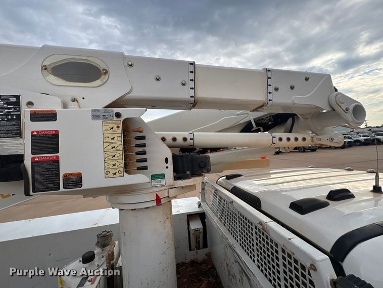 image for item GH9363 2020 Ford F550 SuperCab bucket truck