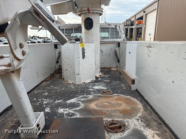 image for item GH9363 2020 Ford F550 SuperCab bucket truck