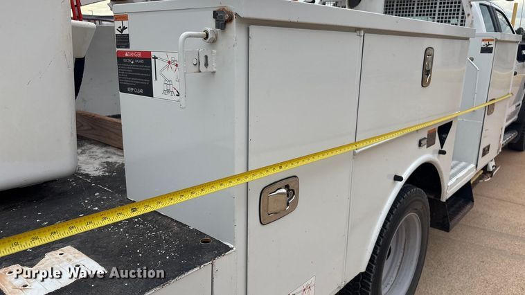 image for item GH9363 2020 Ford F550 SuperCab bucket truck