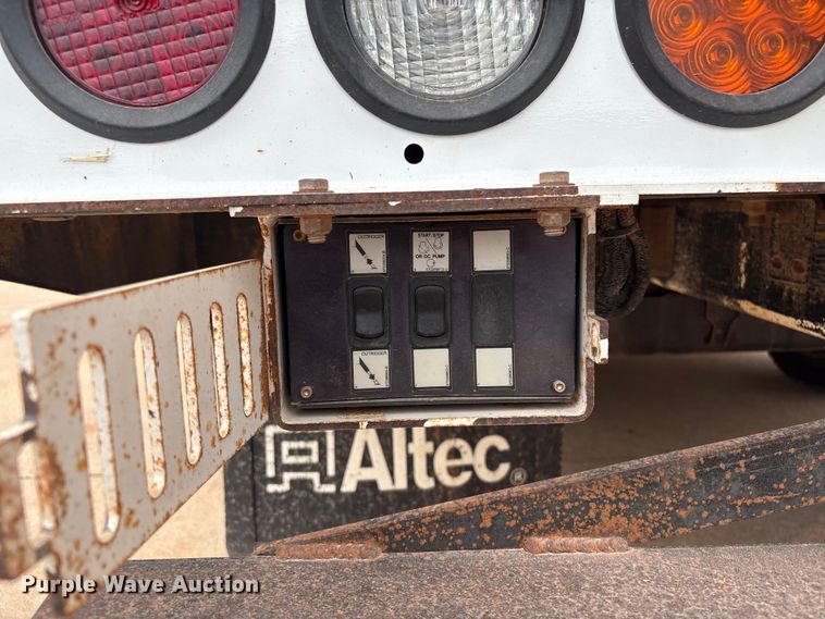 image for item GH9363 2020 Ford F550 SuperCab bucket truck