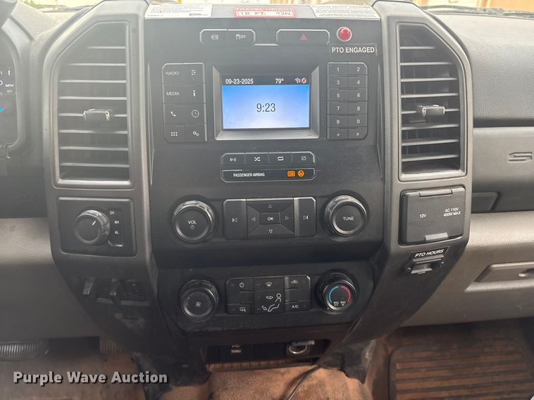 image for item GH9363 2020 Ford F550 SuperCab bucket truck