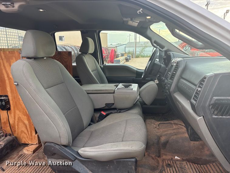 image for item GH9363 2020 Ford F550 SuperCab bucket truck