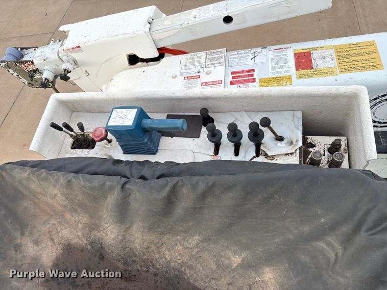 image for item GH9364 2018 Freightliner M2 bucket truck