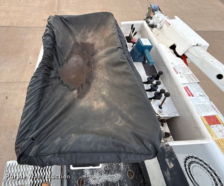 image for item GH9364 2018 Freightliner M2 bucket truck