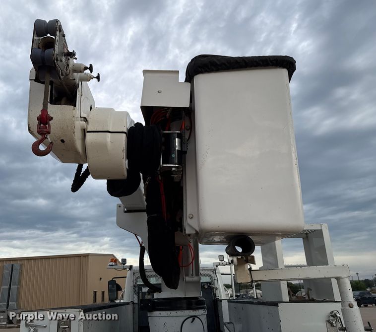 image for item GH9364 2018 Freightliner M2 bucket truck