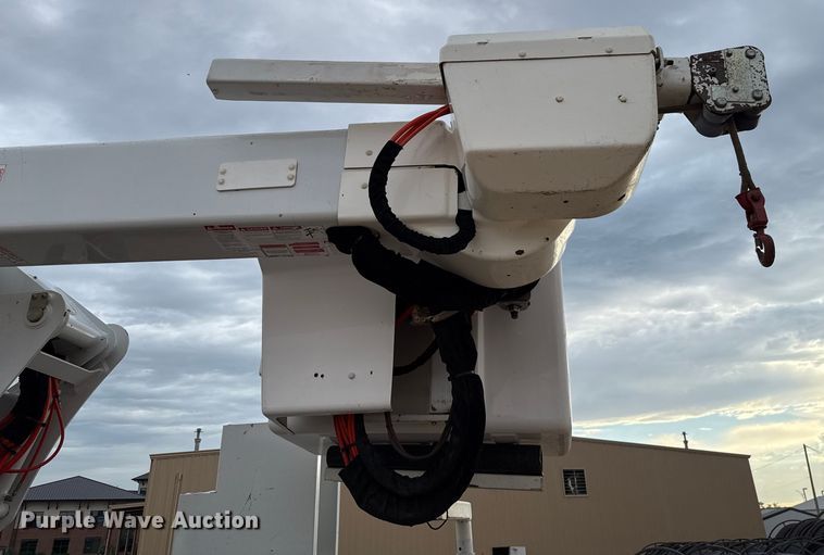 image for item GH9364 2018 Freightliner M2 bucket truck