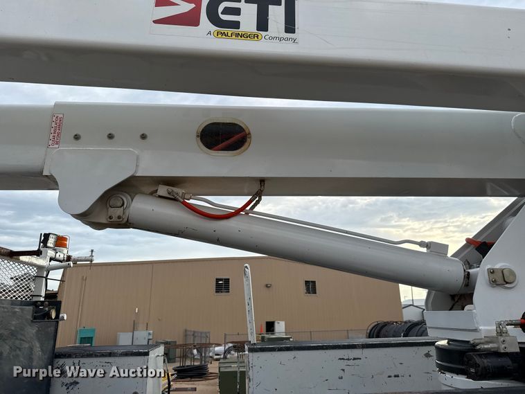 image for item GH9364 2018 Freightliner M2 bucket truck