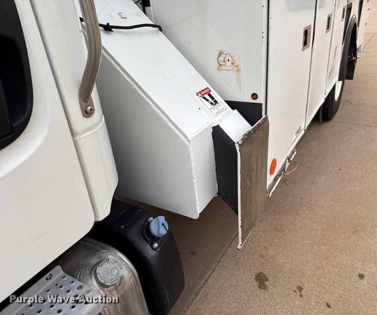 image for item GH9364 2018 Freightliner M2 bucket truck