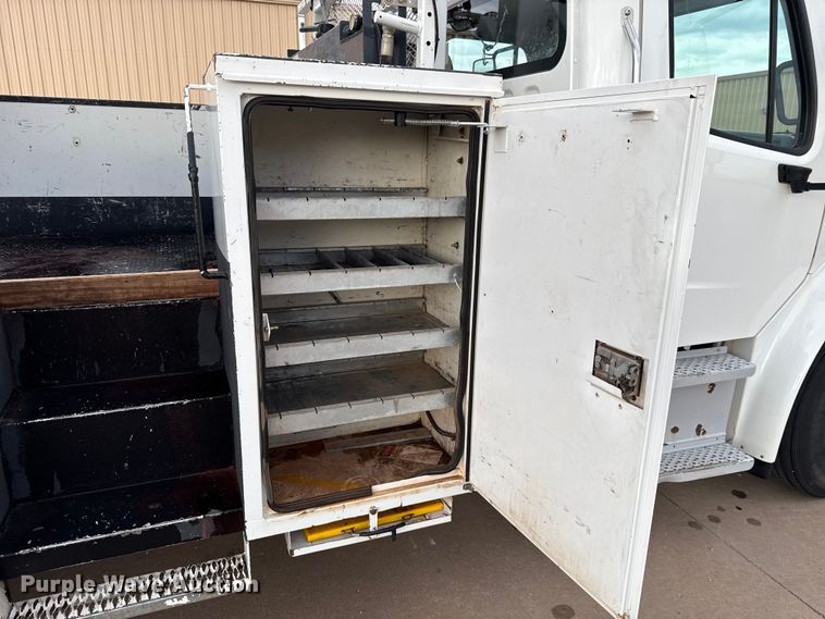 image for item GH9364 2018 Freightliner M2 bucket truck