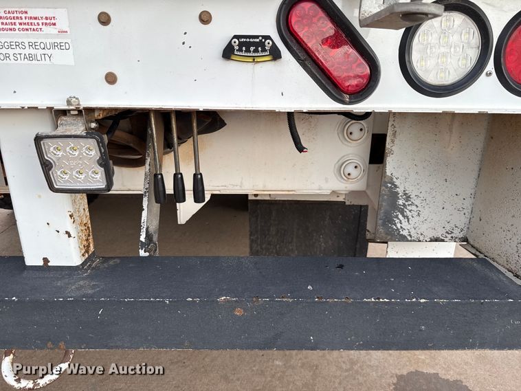 image for item GH9364 2018 Freightliner M2 bucket truck