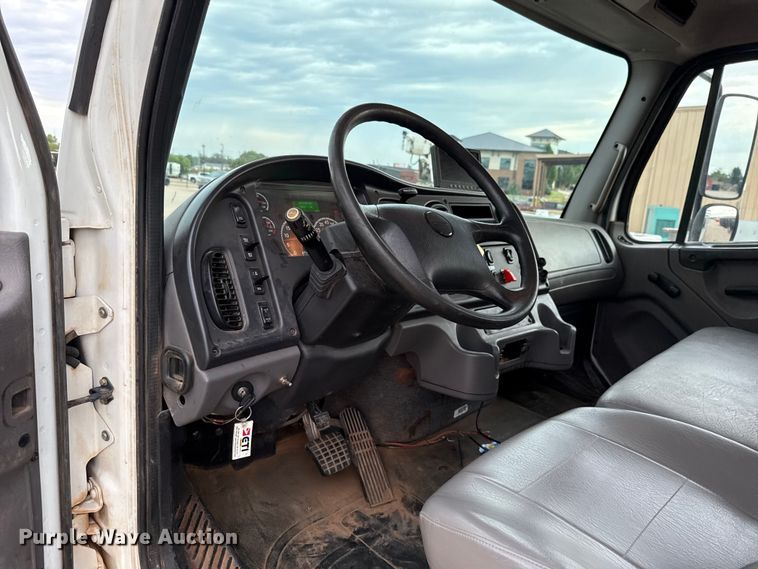 image for item GH9364 2018 Freightliner M2 bucket truck