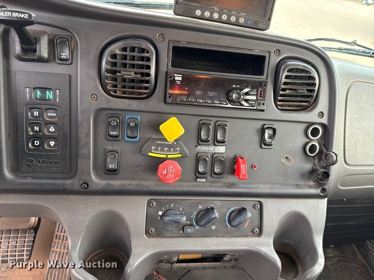 image for item GH9364 2018 Freightliner M2 bucket truck