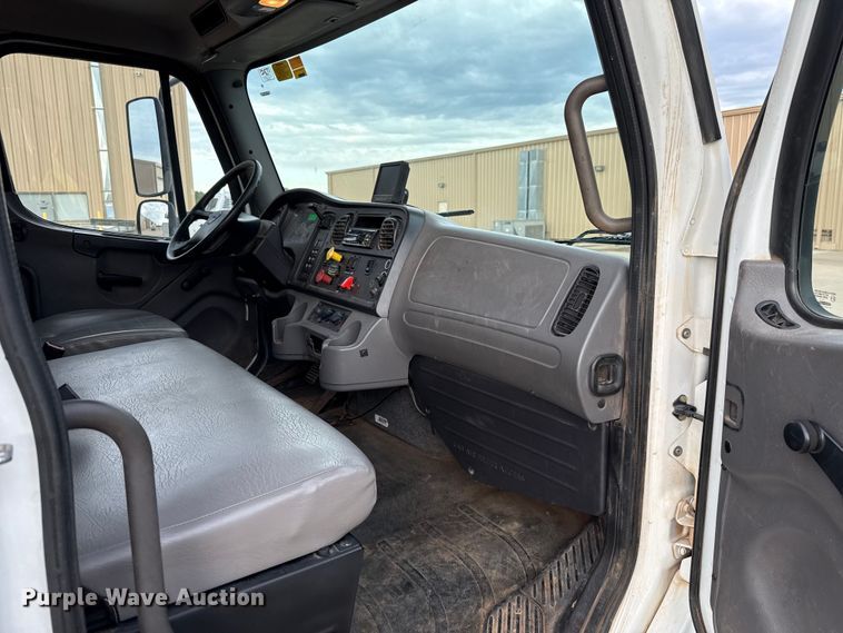 image for item GH9364 2018 Freightliner M2 bucket truck