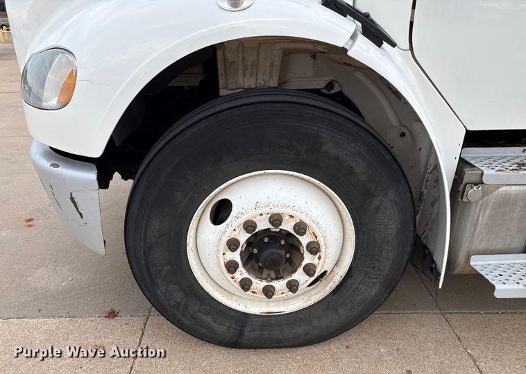 image for item GH9364 2018 Freightliner M2 bucket truck