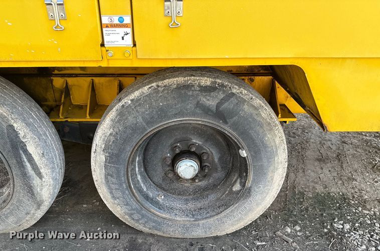 image for item GH9374 2013 Doosan HP1300WCU-T1 air compressor