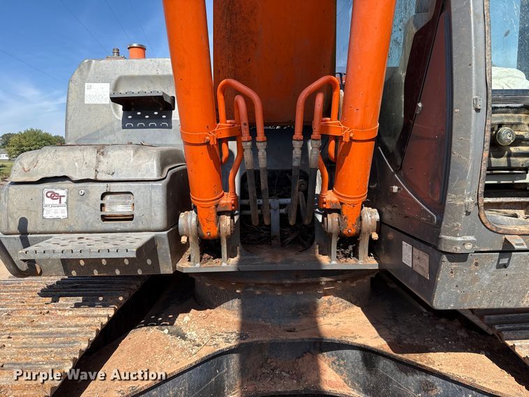 image for item GH9382 2012 Hitachi ZX200LC-3 excavator