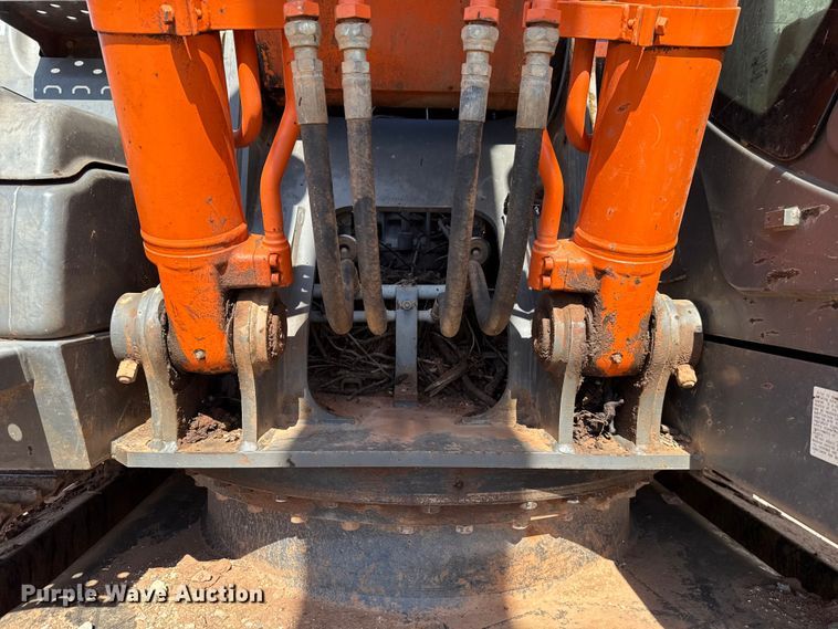 image for item GH9382 2012 Hitachi ZX200LC-3 excavator